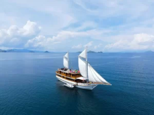 Phinisi Boat Komodo Island