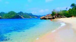 Three-Colored Beaches