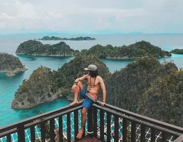 Snorkeling in yenbuba jetty raja ampat